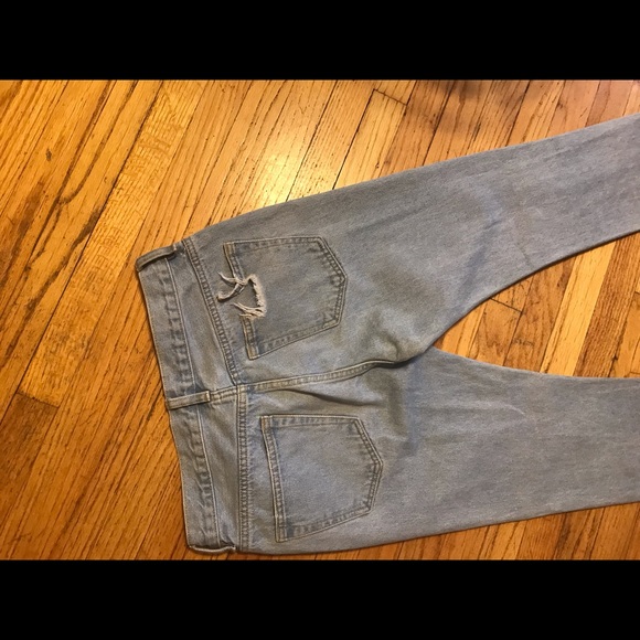 Brandy Melville. high waisted jeans size XS - Picture 7 of 7